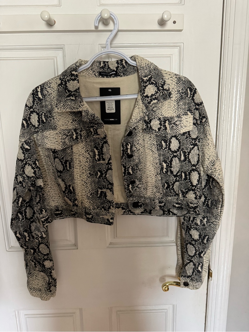 Fashion Nova Cropped Snake Print Jean Jacket - Black & Cream - Picture 3 of 3